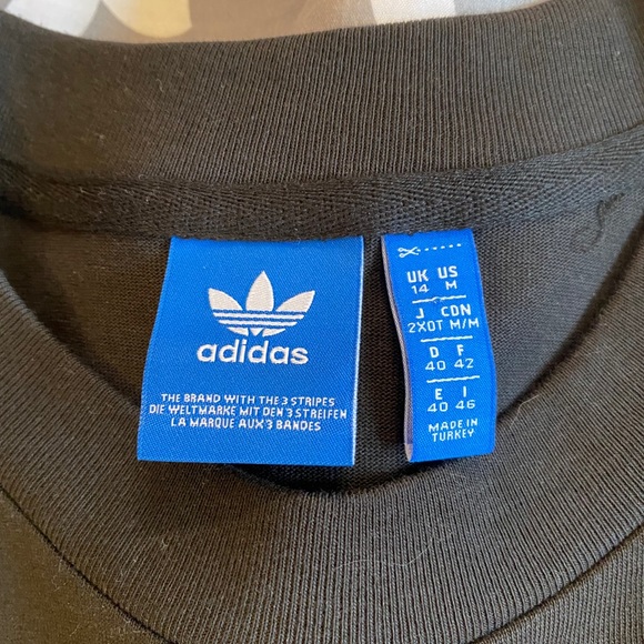 ⚡️NWOT Adidas Originals Gold Trefoil Oversided Tee - Picture 9 of 9